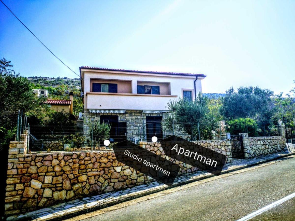 Apartments Josip 维耶拉克 外观 照片
