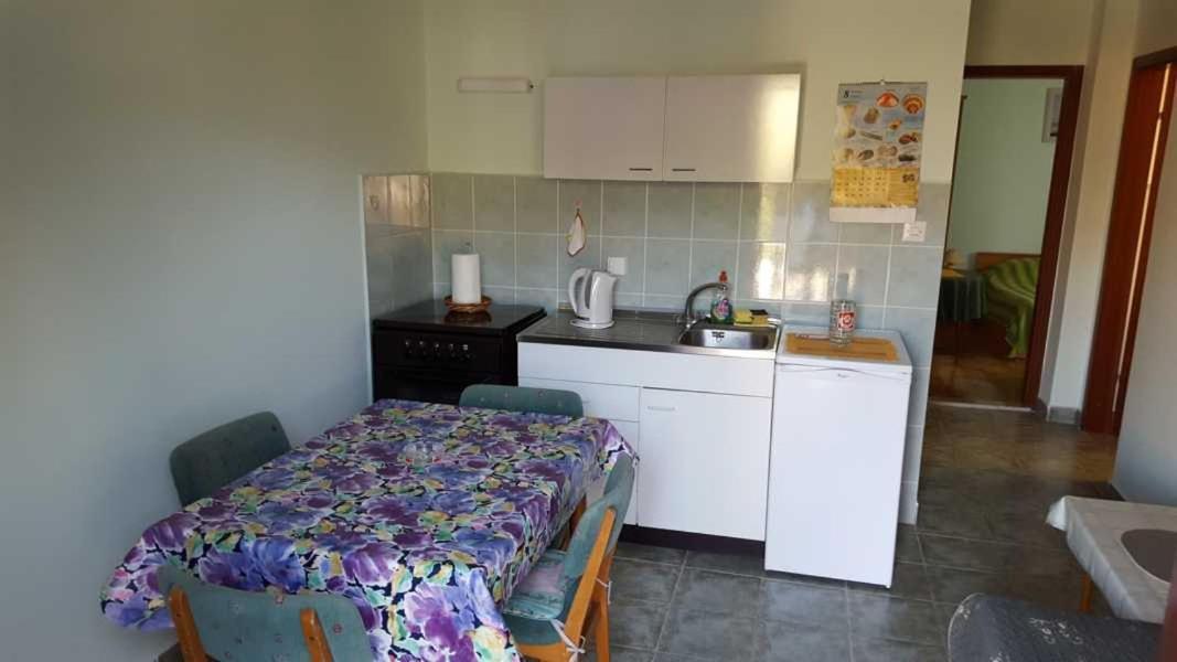 Apartments Josip 维耶拉克 外观 照片